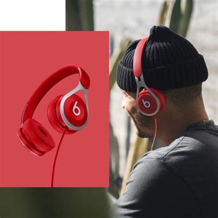 Are the Beats EP wireless?