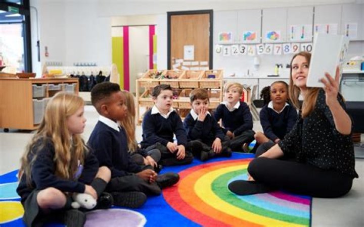 Can a primary teacher teach secondary?