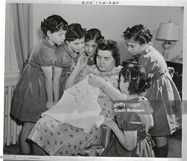 How did the Dionne quintuplets die?