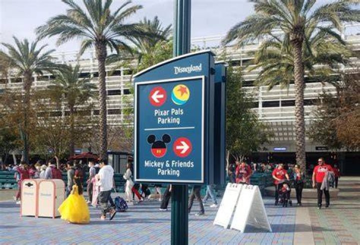 How much is daily parking at Disneyland?