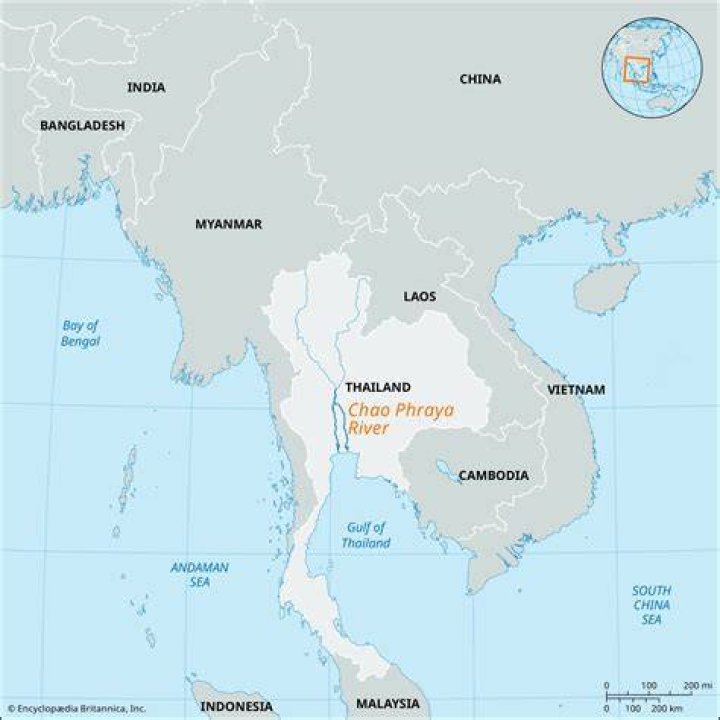 How wide is the Chao Phraya River?