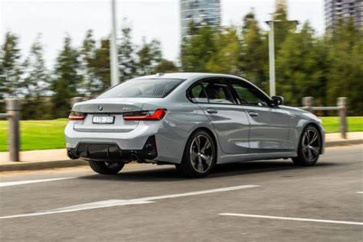 Is BMW 320i rear wheel drive?