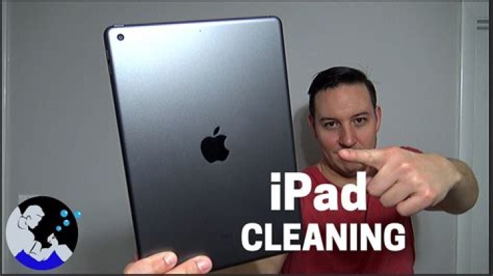 What do you use to clean an iPad screen?