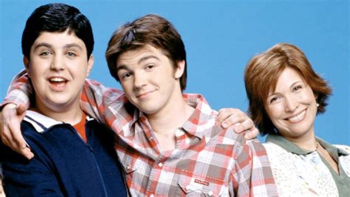 What was Drake's last name in Drake and Josh?