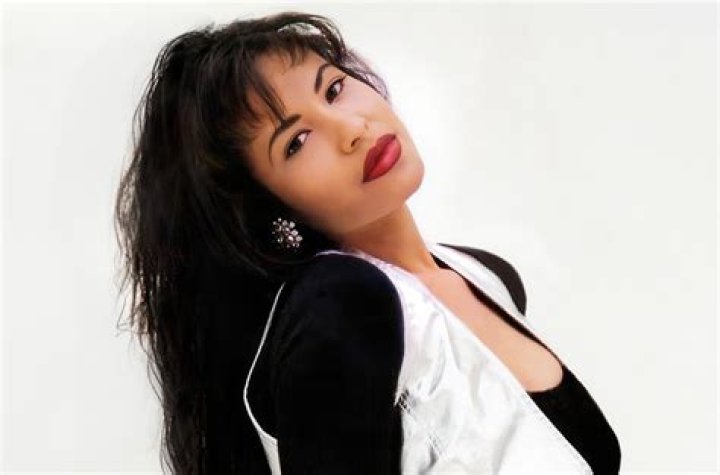 What was Selena Quintanilla's most famous song?