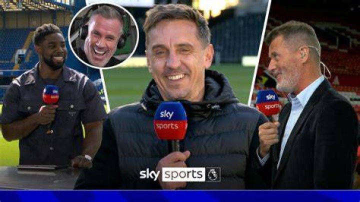 Who are the pundits on Sky Sports tonight?