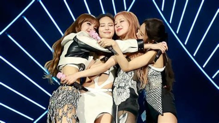 Why is Blackpink disbanding?